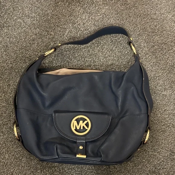 Michael Kors Navy Shoulder Bag with Gold Details - Picture 3 of 4